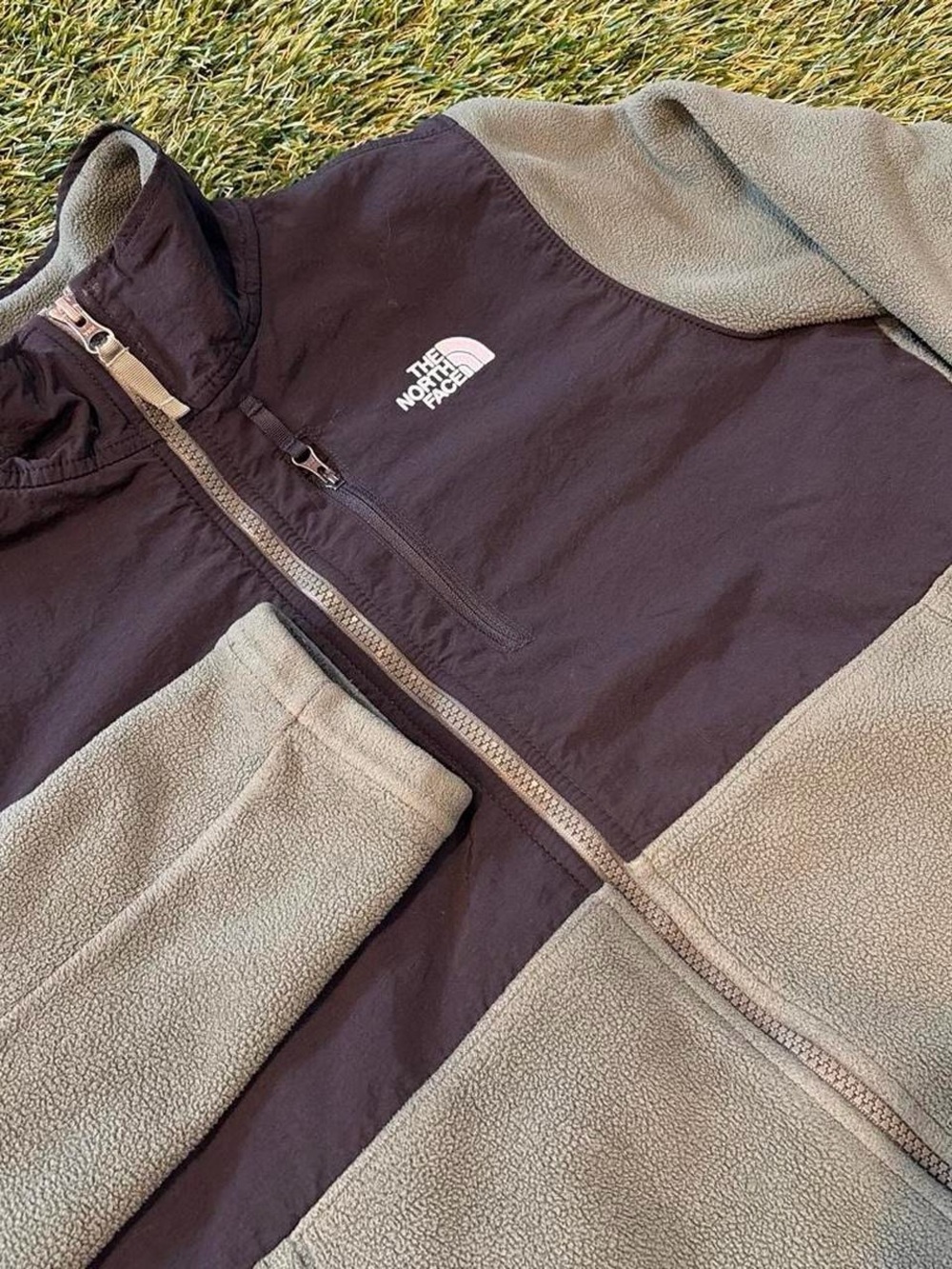 The North Face Women’s Medium Full Zip Fleece Jacket
